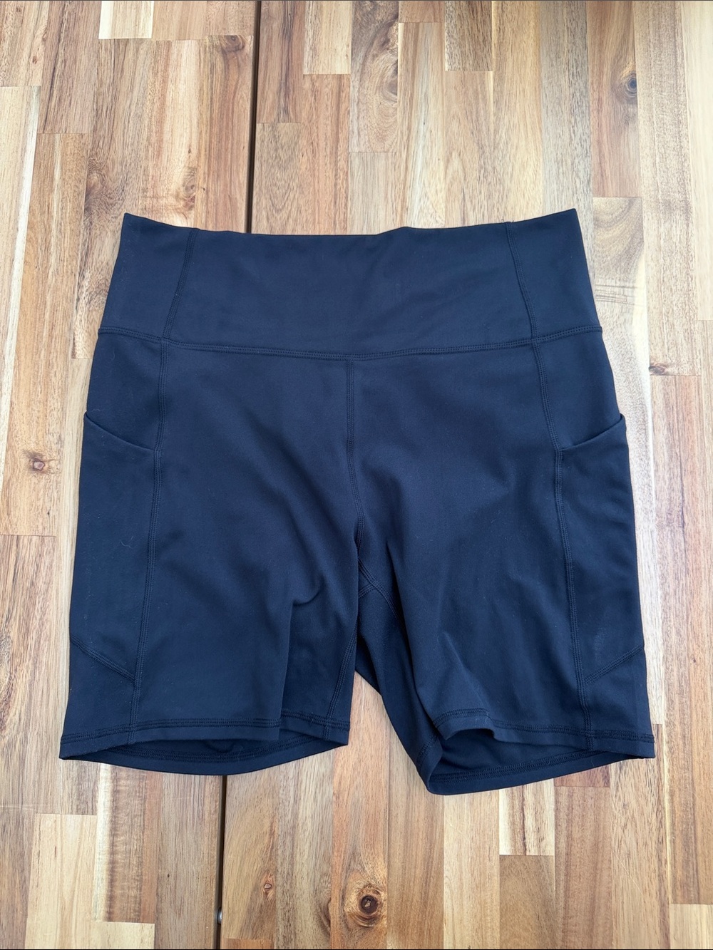 Fabletics Pure Luxe Bike Shorts with Pockets!